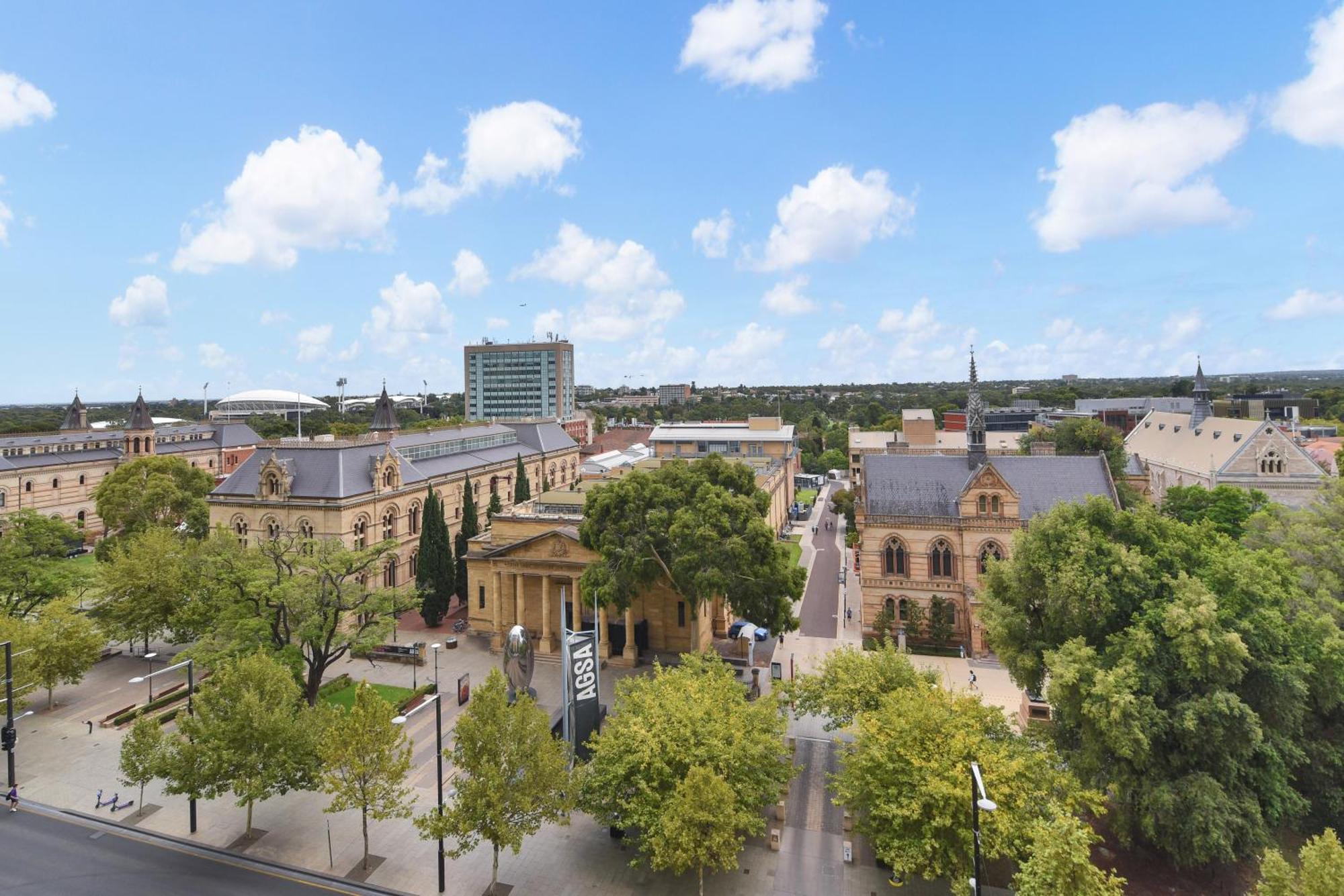 Light & Airy 3 Bd Cbd Apt: Balconytramwifi/Parking Apartman Adelaide Kültér fotó